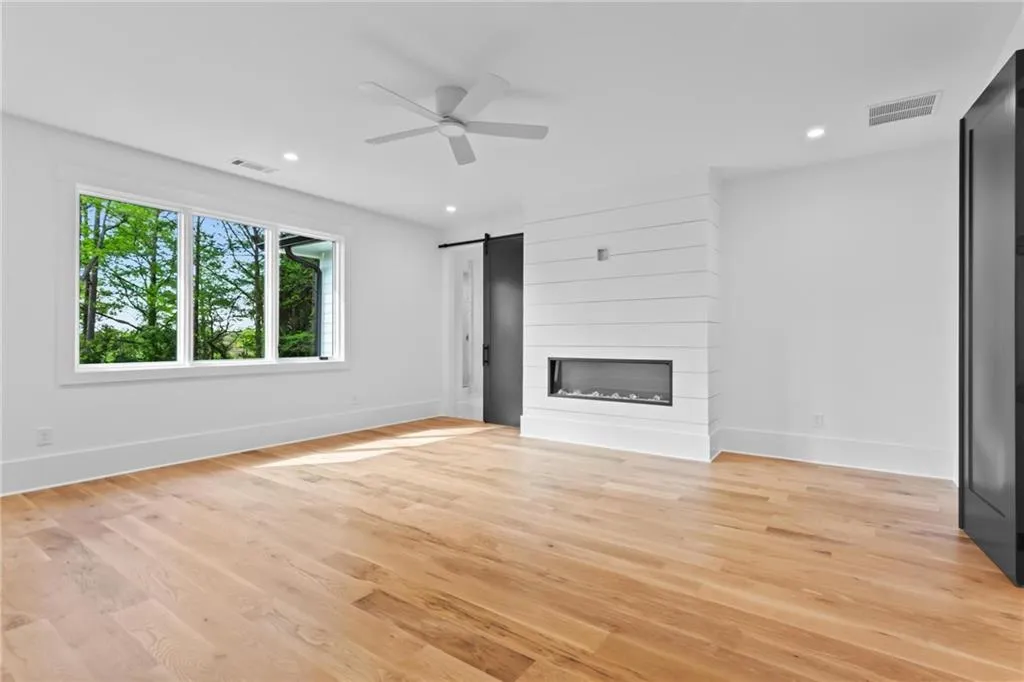 165 Underwood Drive, Atlanta, Georgia 30328, 6 Bedrooms Bedrooms, ,6 BathroomsBathrooms,Residential,Sold,165 Underwood Drive,7378451