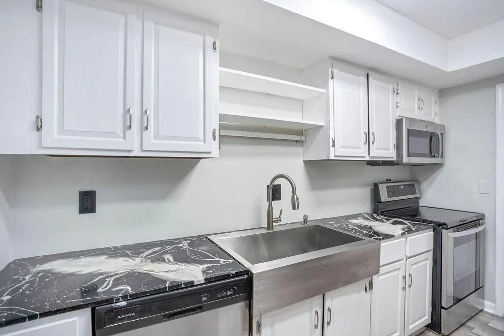 6851 Roswell Road Unit D25, Sandy Springs, Georgia 30328, 2 Bedrooms Bedrooms, ,2 BathroomsBathrooms,Residential,Sold,6851 Roswell Road Unit D25,7126614