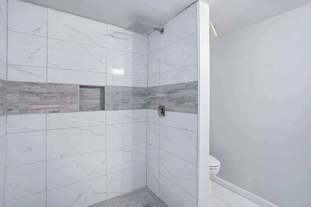 6851 Roswell Road Unit D25, Sandy Springs, Georgia 30328, 2 Bedrooms Bedrooms, ,2 BathroomsBathrooms,Residential,Sold,6851 Roswell Road Unit D25,7126614