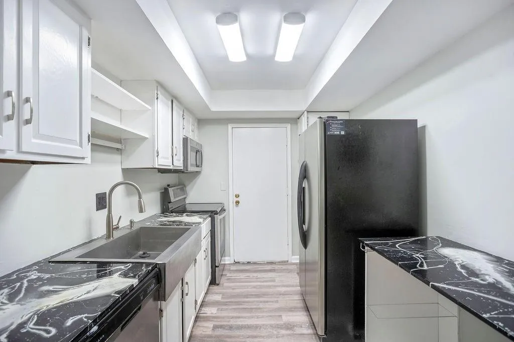 6851 Roswell Road Unit D25, Sandy Springs, Georgia 30328, 2 Bedrooms Bedrooms, ,2 BathroomsBathrooms,Residential,Sold,6851 Roswell Road Unit D25,7126614