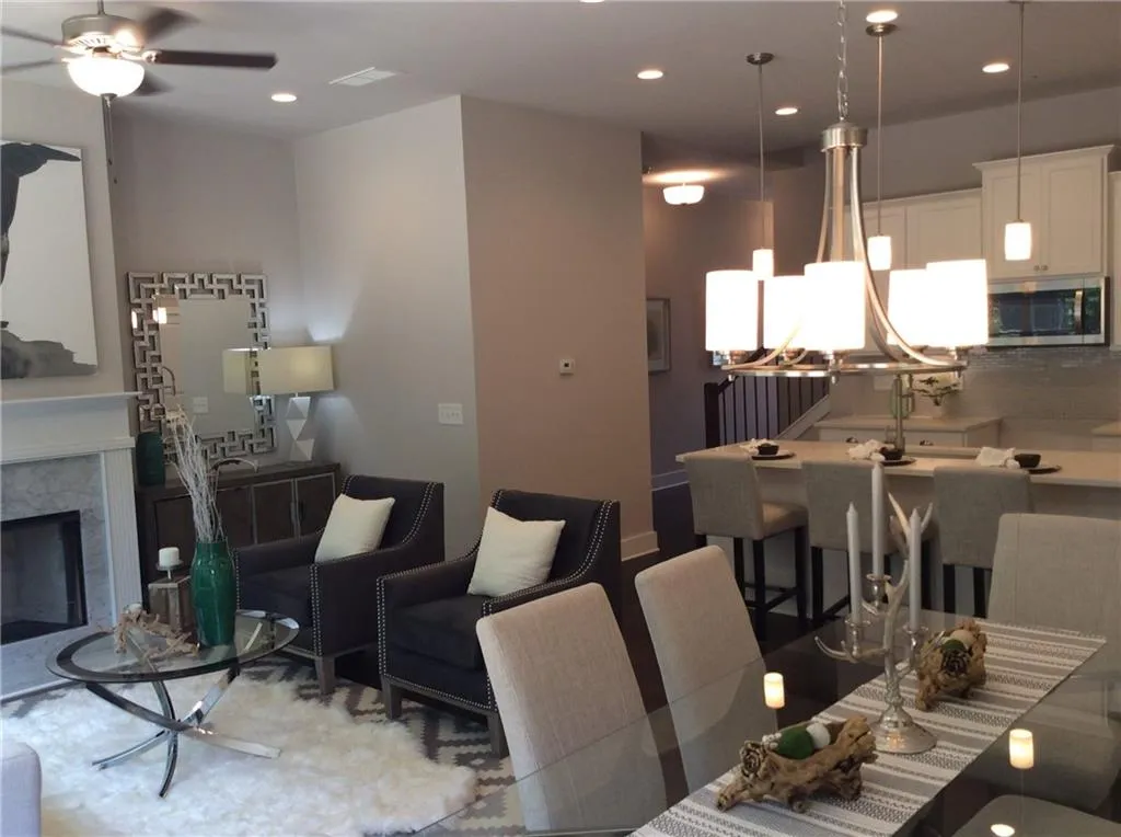5726 Taylor Way Unit 6, Sandy Springs, Georgia 30342, 3 Bedrooms Bedrooms, ,2 BathroomsBathrooms,Residential,Sold,5726 Taylor Way Unit 6,5957384