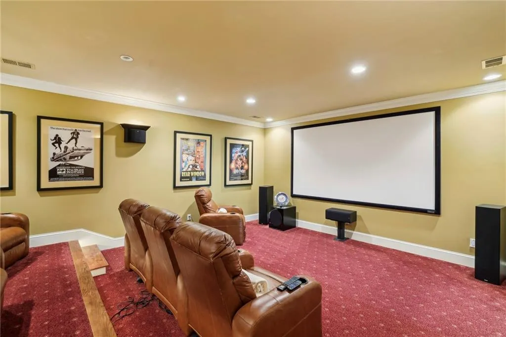 7798 Stables Drive, Atlanta, Georgia 30350, 6 Bedrooms Bedrooms, ,5 BathroomsBathrooms,Residential,Sold,7798 Stables Drive,7450756