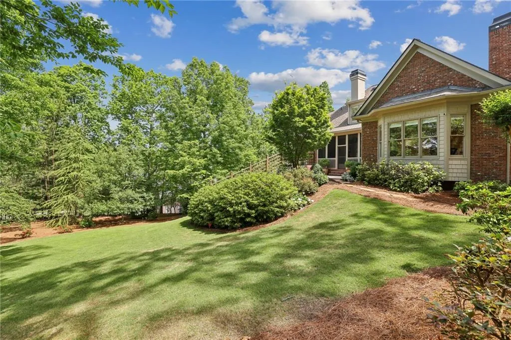 7798 Stables Drive, Atlanta, Georgia 30350, 6 Bedrooms Bedrooms, ,5 BathroomsBathrooms,Residential,Sold,7798 Stables Drive,7450756
