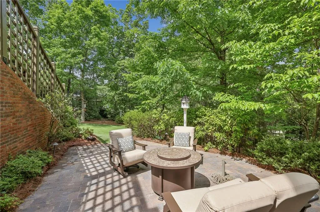 7798 Stables Drive, Atlanta, Georgia 30350, 6 Bedrooms Bedrooms, ,5 BathroomsBathrooms,Residential,Sold,7798 Stables Drive,7450756