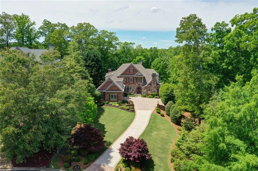 7798 Stables Drive, Atlanta, Georgia 30350, 6 Bedrooms Bedrooms, ,5 BathroomsBathrooms,Residential,Sold,7798 Stables Drive,7450756