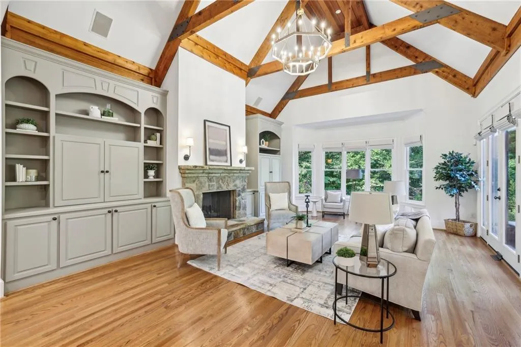 7798 Stables Drive, Atlanta, Georgia 30350, 6 Bedrooms Bedrooms, ,5 BathroomsBathrooms,Residential,Sold,7798 Stables Drive,7450756