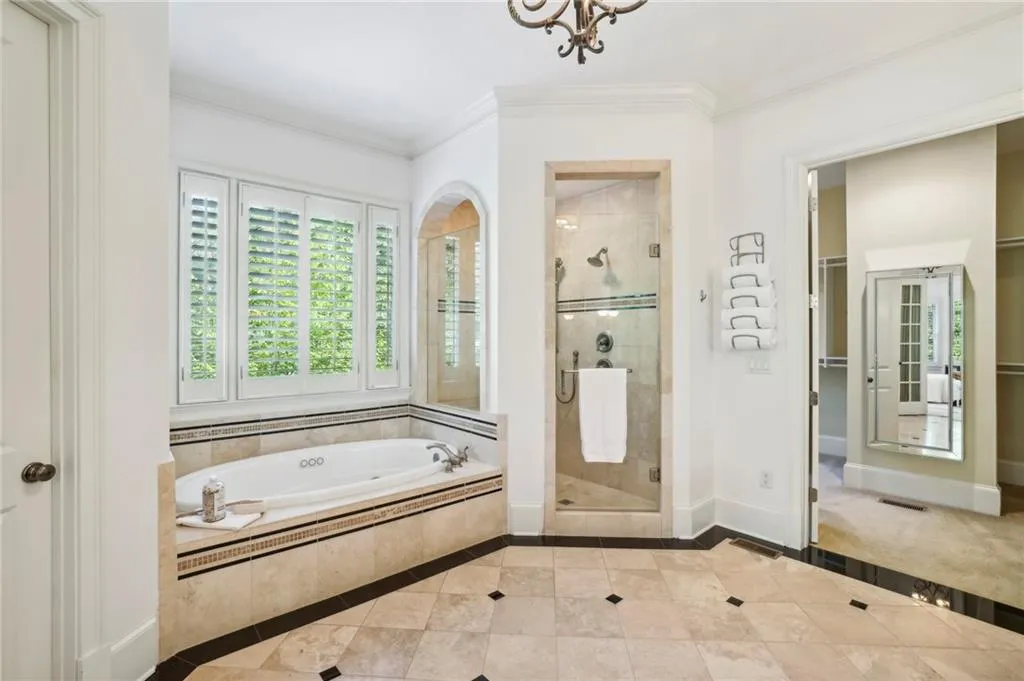 7798 Stables Drive, Atlanta, Georgia 30350, 6 Bedrooms Bedrooms, ,5 BathroomsBathrooms,Residential,Sold,7798 Stables Drive,7450756