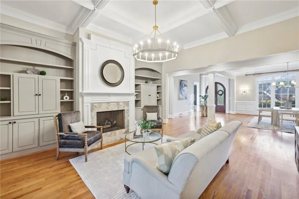 7798 Stables Drive, Atlanta, Georgia 30350, 6 Bedrooms Bedrooms, ,5 BathroomsBathrooms,Residential,Sold,7798 Stables Drive,7450756