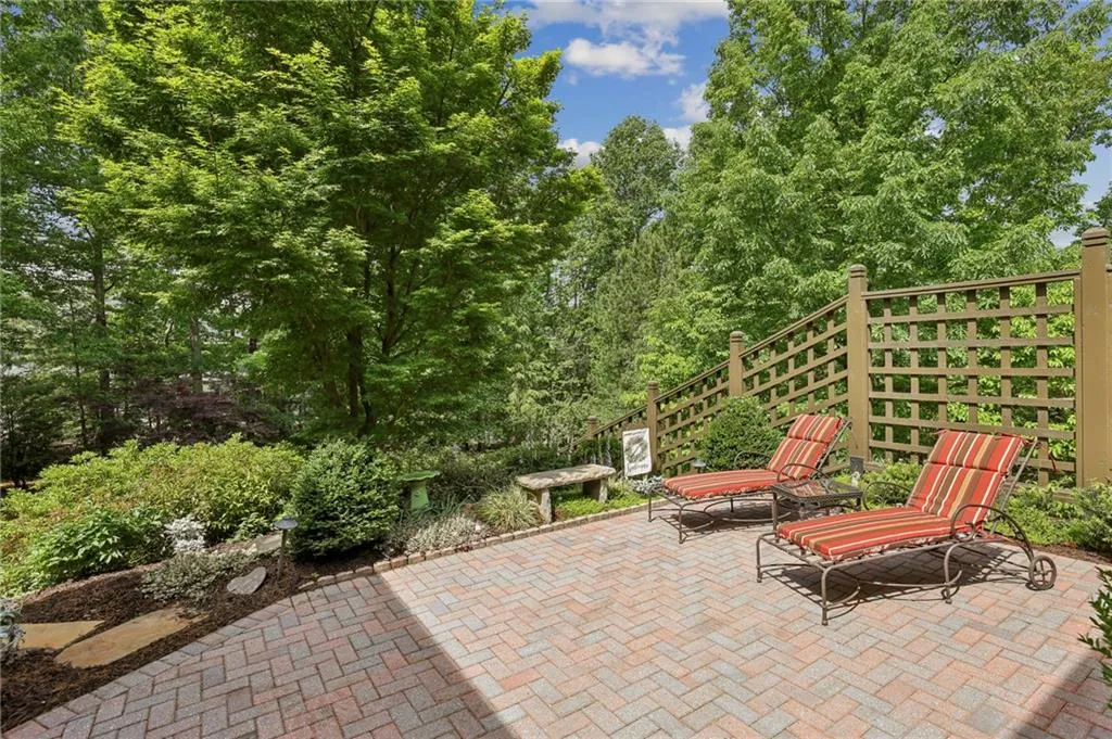 7798 Stables Drive, Atlanta, Georgia 30350, 6 Bedrooms Bedrooms, ,5 BathroomsBathrooms,Residential,Sold,7798 Stables Drive,7450756
