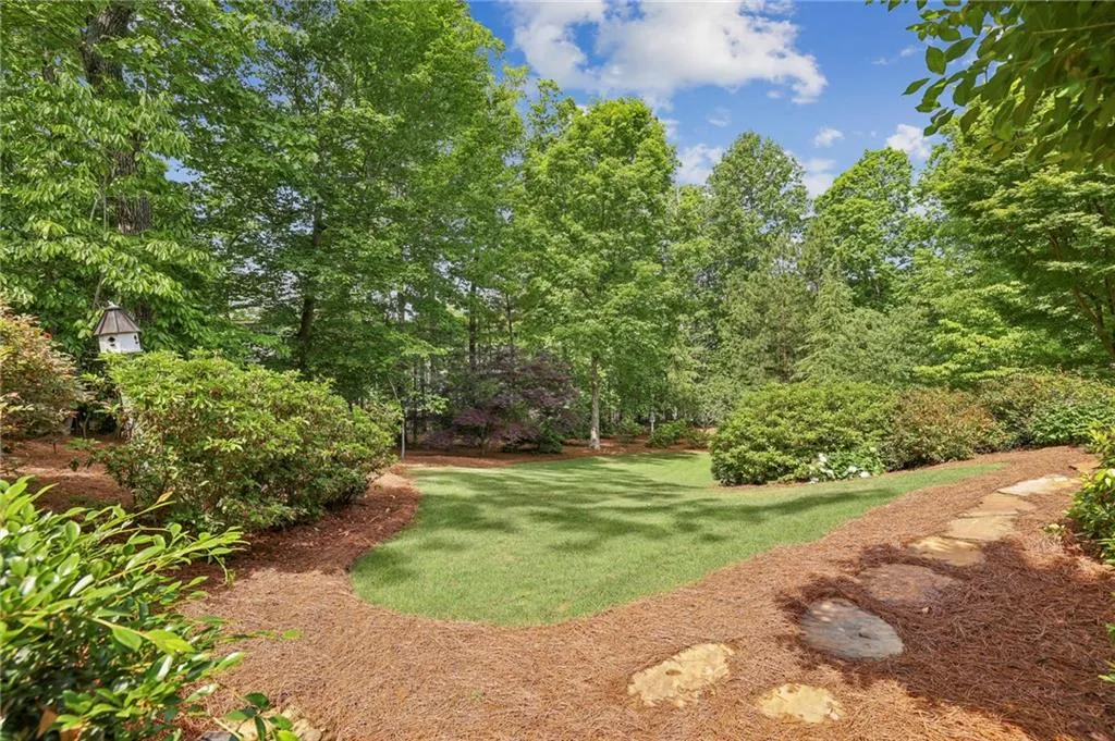 7798 Stables Drive, Atlanta, Georgia 30350, 6 Bedrooms Bedrooms, ,5 BathroomsBathrooms,Residential,Sold,7798 Stables Drive,7450756