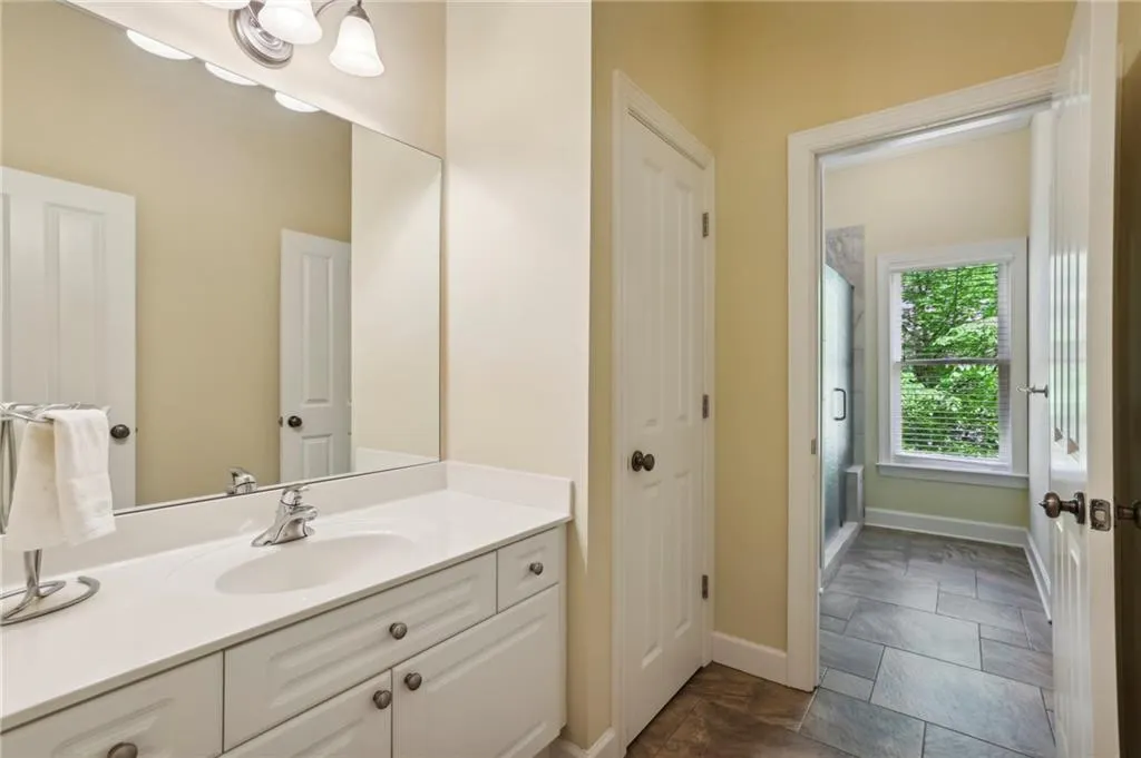 7798 Stables Drive, Atlanta, Georgia 30350, 6 Bedrooms Bedrooms, ,5 BathroomsBathrooms,Residential,Sold,7798 Stables Drive,7450756