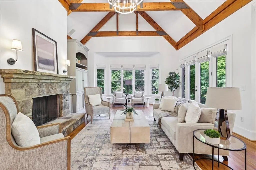 7798 Stables Drive, Atlanta, Georgia 30350, 6 Bedrooms Bedrooms, ,5 BathroomsBathrooms,Residential,Sold,7798 Stables Drive,7450756