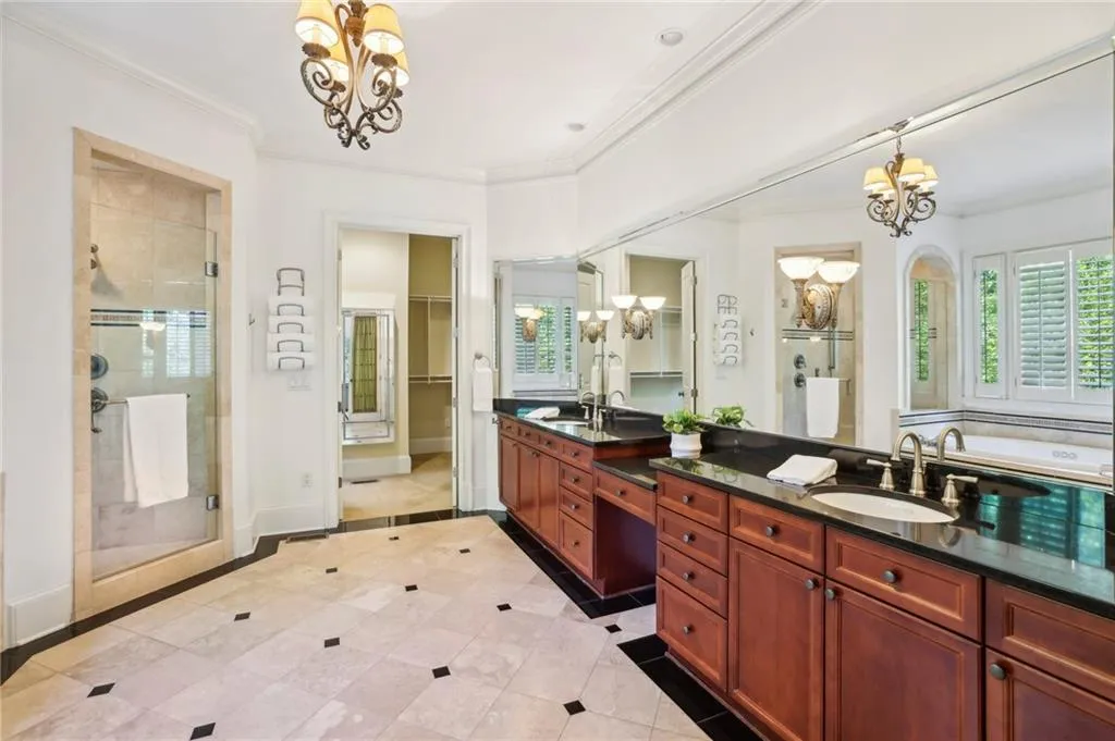 7798 Stables Drive, Atlanta, Georgia 30350, 6 Bedrooms Bedrooms, ,5 BathroomsBathrooms,Residential,Sold,7798 Stables Drive,7450756