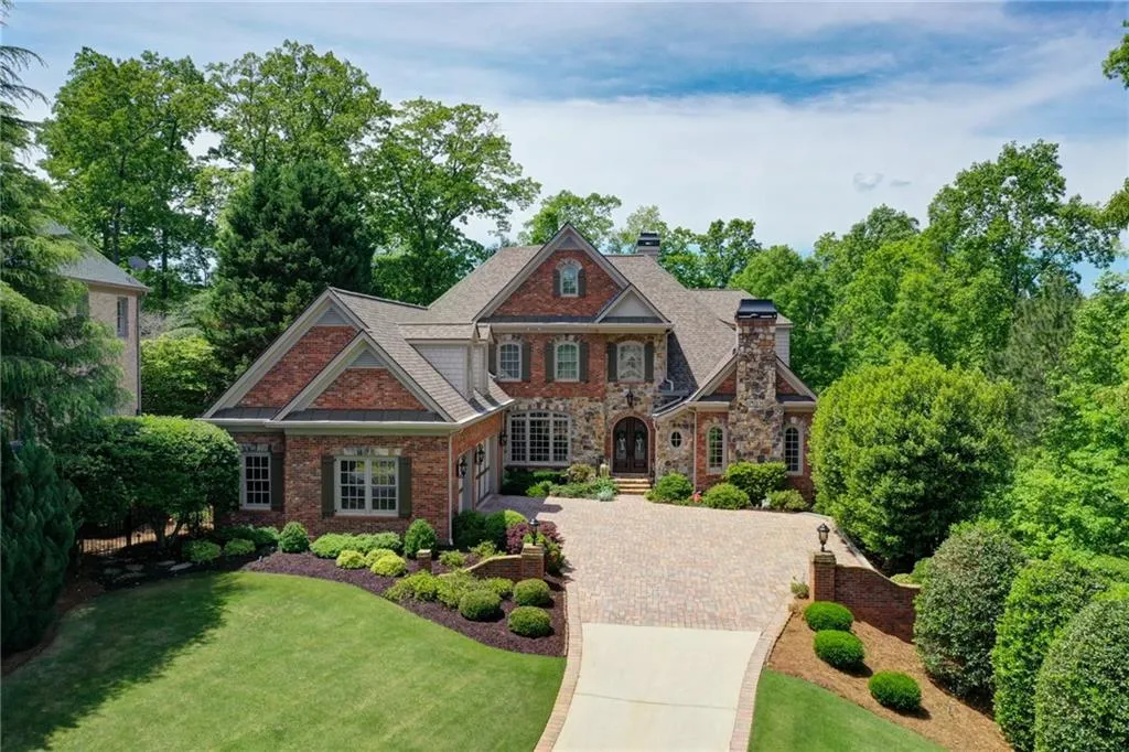 7798 Stables Drive, Atlanta, Georgia 30350, 6 Bedrooms Bedrooms, ,5 BathroomsBathrooms,Residential,Sold,7798 Stables Drive,7450756