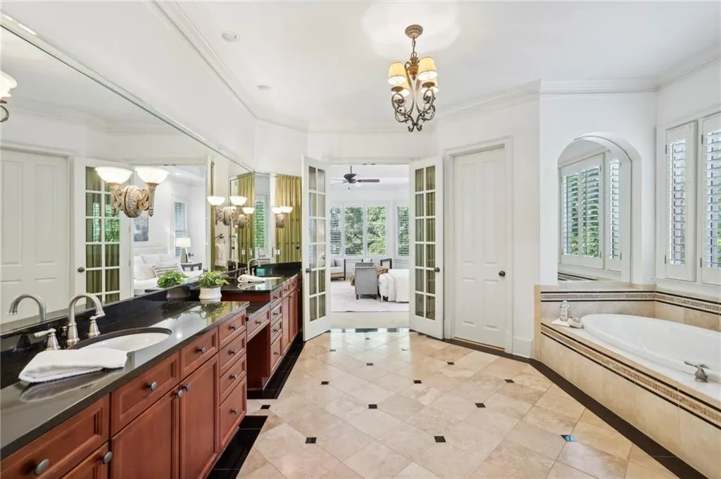 7798 Stables Drive, Atlanta, Georgia 30350, 6 Bedrooms Bedrooms, ,5 BathroomsBathrooms,Residential,Sold,7798 Stables Drive,7450756