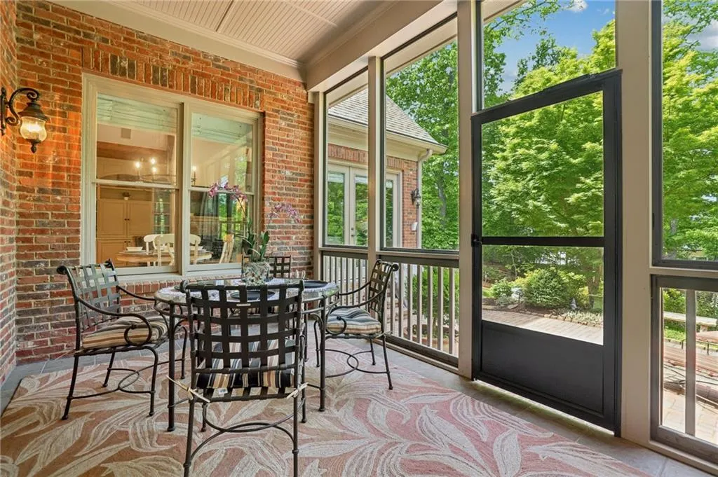 7798 Stables Drive, Atlanta, Georgia 30350, 6 Bedrooms Bedrooms, ,5 BathroomsBathrooms,Residential,Sold,7798 Stables Drive,7450756