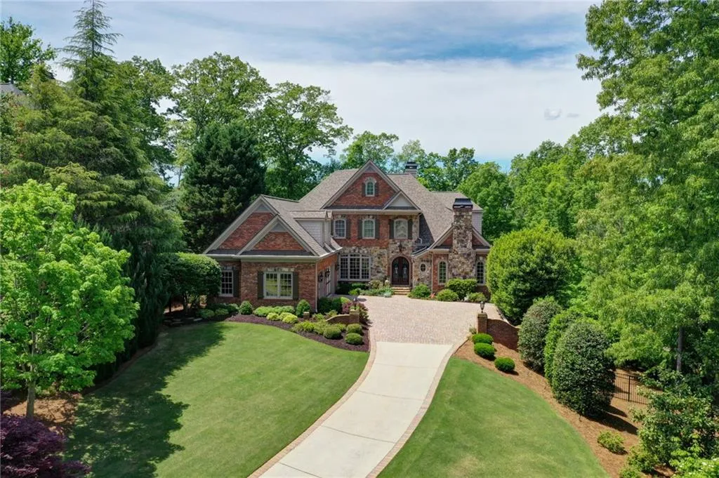 7798 Stables Drive, Atlanta, Georgia 30350, 6 Bedrooms Bedrooms, ,5 BathroomsBathrooms,Residential,Sold,7798 Stables Drive,7450756