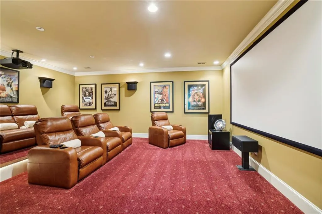 7798 Stables Drive, Atlanta, Georgia 30350, 6 Bedrooms Bedrooms, ,5 BathroomsBathrooms,Residential,Sold,7798 Stables Drive,7450756