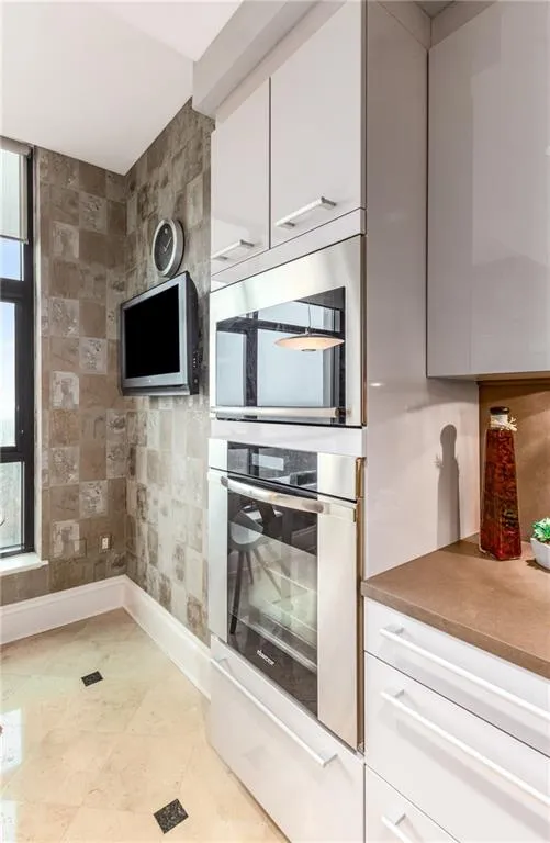 750 Park Avenue Ne Unit 19e, Atlanta, Georgia 30326, 2 Bedrooms Bedrooms, ,2 BathroomsBathrooms,Residential,For Sale,750 Park Avenue Ne Unit 19e,7535915