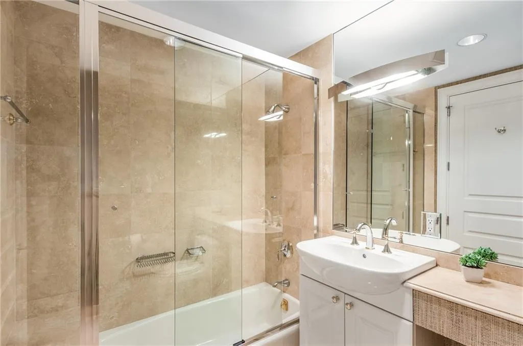 750 Park Avenue Ne Unit 19e, Atlanta, Georgia 30326, 2 Bedrooms Bedrooms, ,2 BathroomsBathrooms,Residential,For Sale,750 Park Avenue Ne Unit 19e,7535915