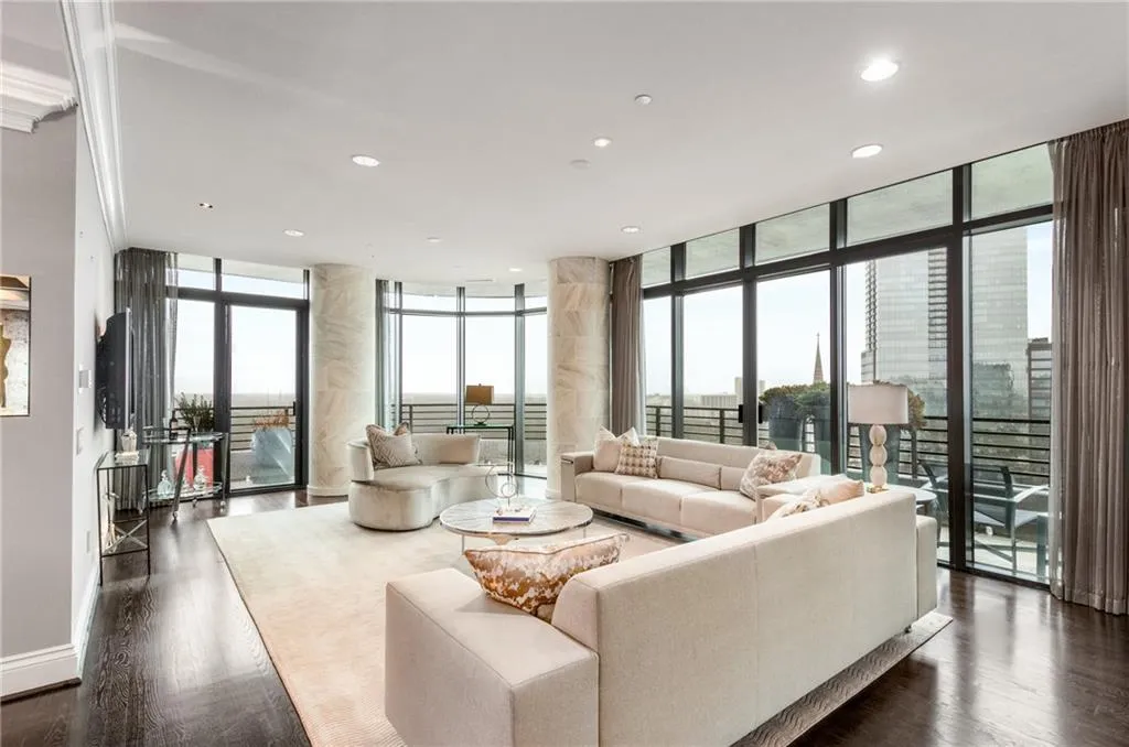 750 Park Avenue Ne Unit 19e, Atlanta, Georgia 30326, 2 Bedrooms Bedrooms, ,2 BathroomsBathrooms,Residential,For Sale,750 Park Avenue Ne Unit 19e,7535915
