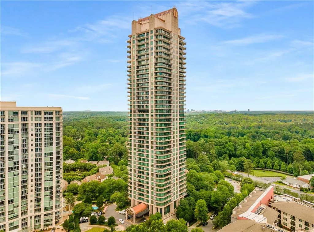 750 Park Avenue Ne Unit 19e, Atlanta, Georgia 30326, 2 Bedrooms Bedrooms, ,2 BathroomsBathrooms,Residential,For Sale,750 Park Avenue Ne Unit 19e,7535915