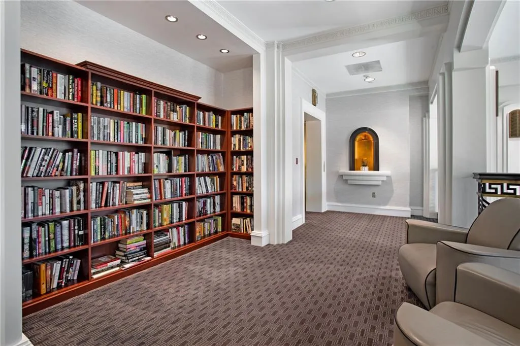 750 Park Avenue Ne Unit 19e, Atlanta, Georgia 30326, 2 Bedrooms Bedrooms, ,2 BathroomsBathrooms,Residential,For Sale,750 Park Avenue Ne Unit 19e,7535915