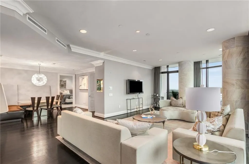 750 Park Avenue Ne Unit 19e, Atlanta, Georgia 30326, 2 Bedrooms Bedrooms, ,2 BathroomsBathrooms,Residential,For Sale,750 Park Avenue Ne Unit 19e,7535915