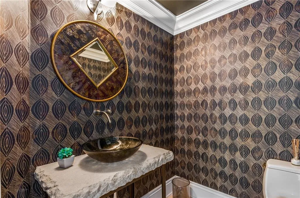 750 Park Avenue Ne Unit 19e, Atlanta, Georgia 30326, 2 Bedrooms Bedrooms, ,2 BathroomsBathrooms,Residential,For Sale,750 Park Avenue Ne Unit 19e,7535915