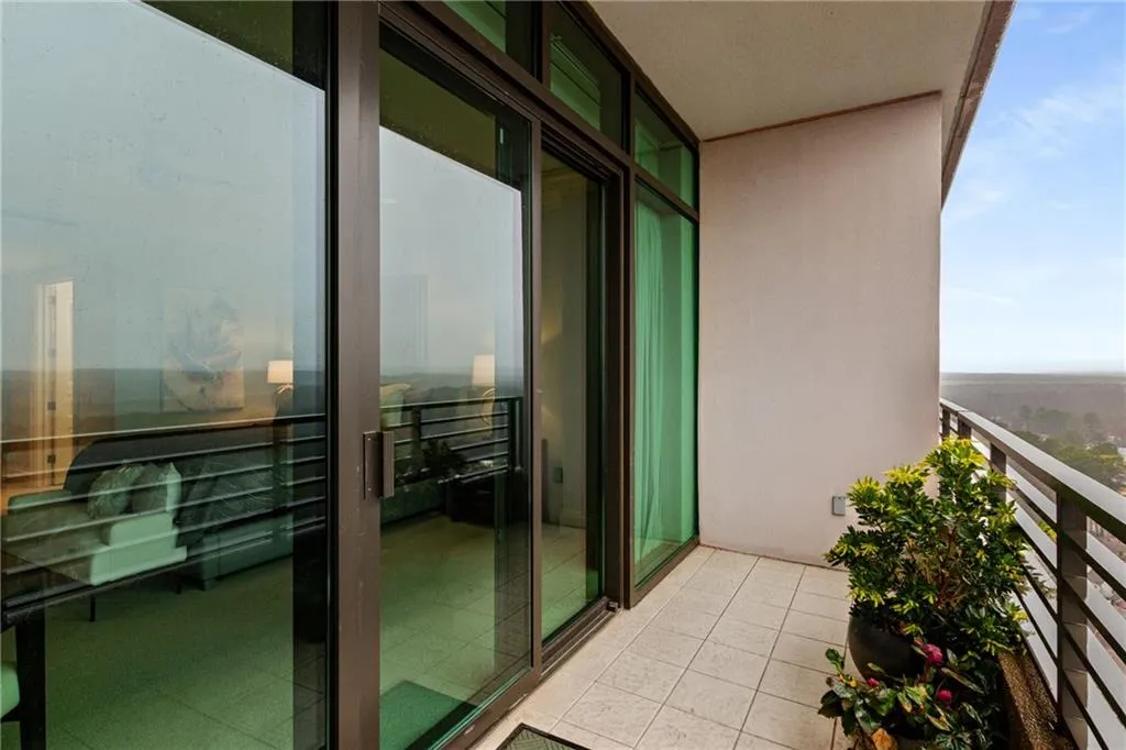 750 Park Avenue Ne Unit 19e, Atlanta, Georgia 30326, 2 Bedrooms Bedrooms, ,2 BathroomsBathrooms,Residential,For Sale,750 Park Avenue Ne Unit 19e,7535915
