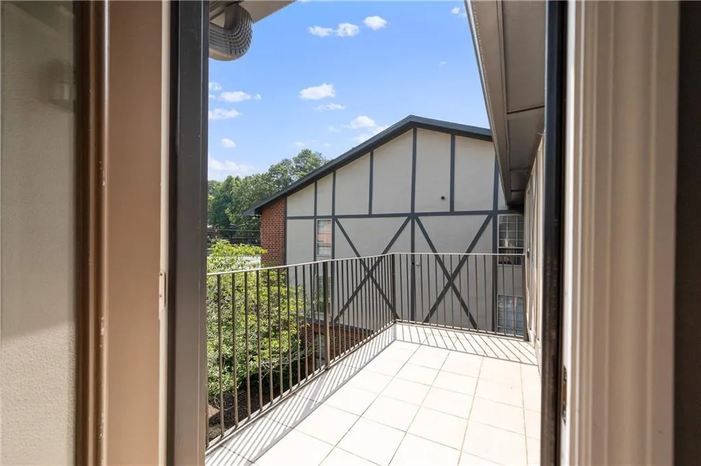 6851 Roswell Road Unit K23, Sandy Springs, Georgia 30328, 3 Bedrooms Bedrooms, ,2 BathroomsBathrooms,Residential,Sold,6851 Roswell Road Unit K23,7081845