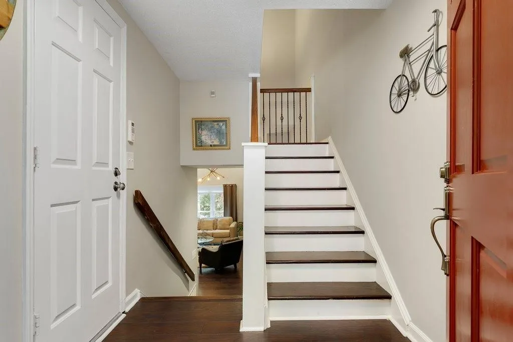 201 Brandywine Circle, Sandy Springs, Georgia 30350, 4 Bedrooms Bedrooms, ,3 BathroomsBathrooms,Residential,Sold,201 Brandywine Circle,7107593