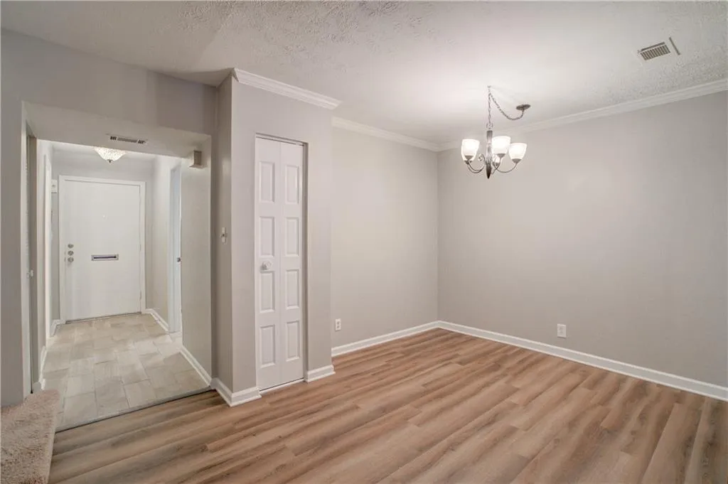 5310 Chemin De Vie, Atlanta, Georgia 30342, 2 Bedrooms Bedrooms, ,2 BathroomsBathrooms,Residential,Sold,5310 Chemin De Vie,6612037