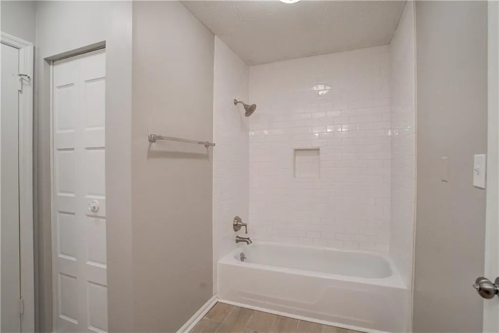 5310 Chemin De Vie, Atlanta, Georgia 30342, 2 Bedrooms Bedrooms, ,2 BathroomsBathrooms,Residential,Sold,5310 Chemin De Vie,6612037