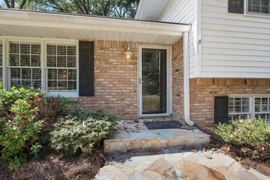 5930 Garber Drive, Sandy Springs, Georgia 30328, 4 Bedrooms Bedrooms, ,3 BathroomsBathrooms,Residential,Sold,5930 Garber Drive,6504563