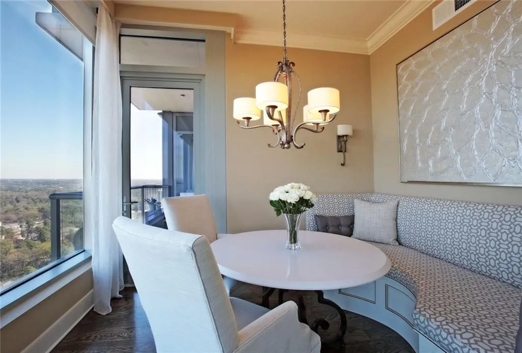3630 Peachtree Road Ne Unit 2206, Atlanta, Georgia 30326, 1 Bedroom Bedrooms, ,1 BathroomBathrooms,Residential,Sold,3630 Peachtree Road Ne Unit 2206,5742475