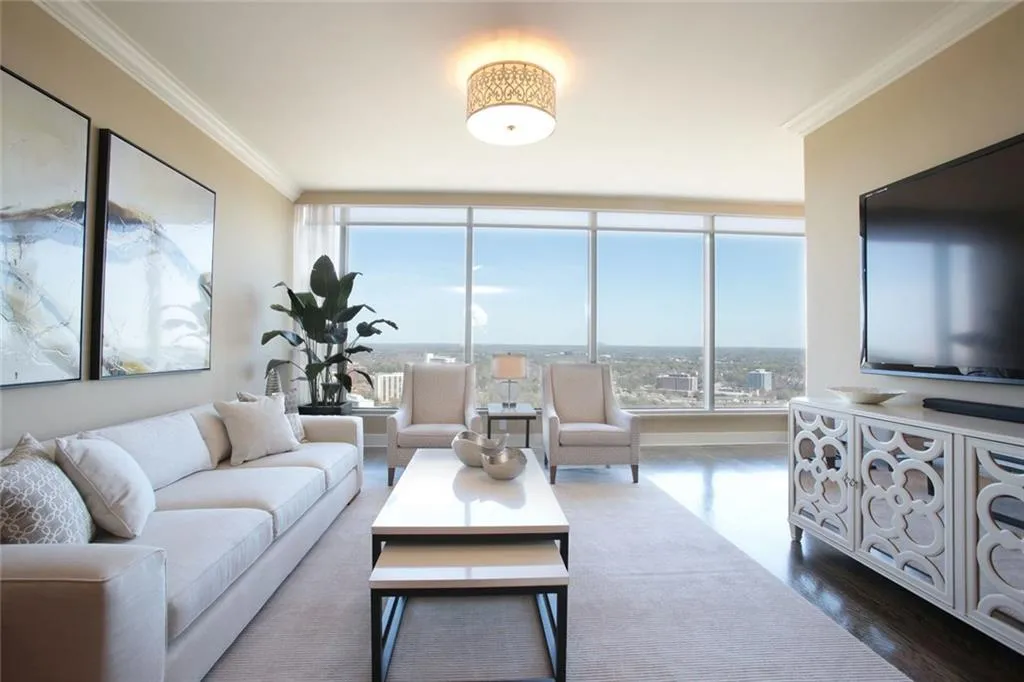3630 Peachtree Road Ne Unit 2206, Atlanta, Georgia 30326, 1 Bedroom Bedrooms, ,1 BathroomBathrooms,Residential,Sold,3630 Peachtree Road Ne Unit 2206,5742475