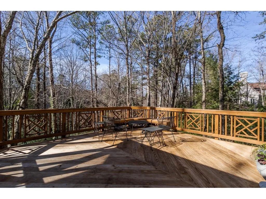 5440 Powers Overlook Court, Sandy Springs, Georgia 30327, 5 Bedrooms Bedrooms, ,4 BathroomsBathrooms,Residential,Sold,5440 Powers Overlook Court,6518556
