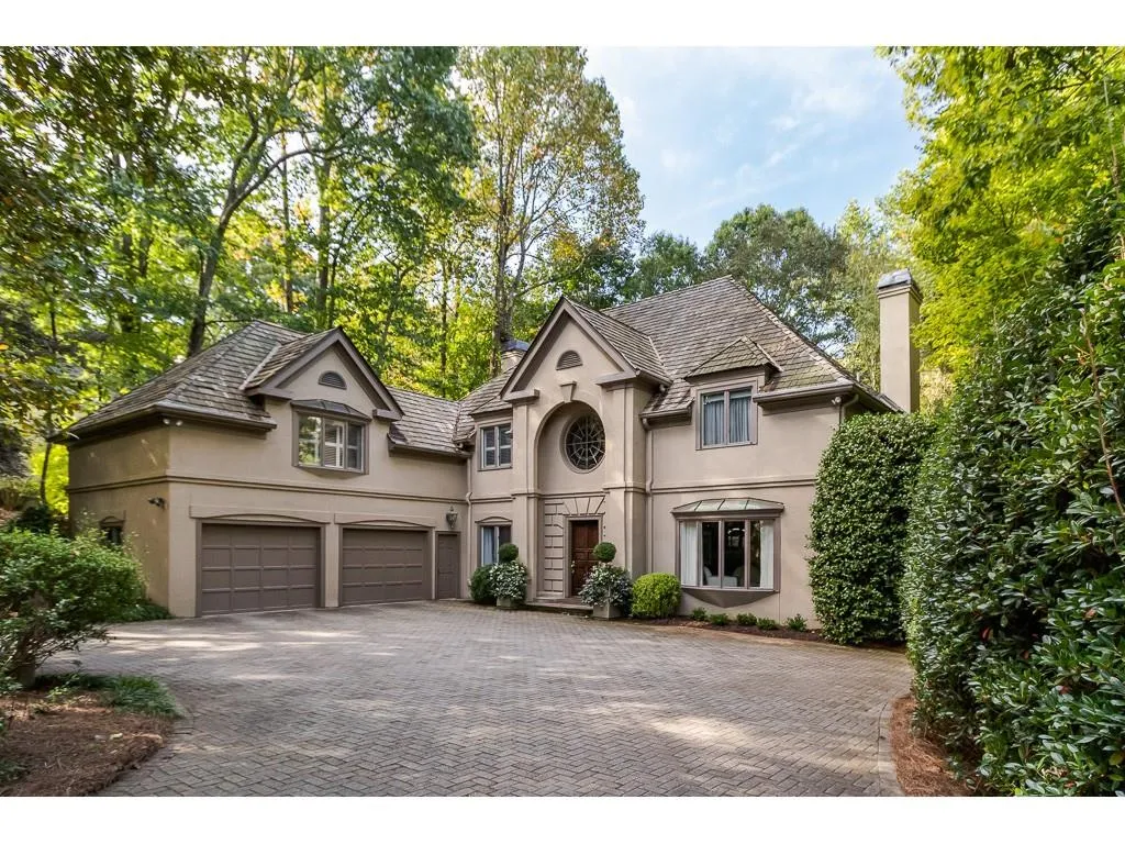 5440 Powers Overlook Court, Sandy Springs, Georgia 30327, 5 Bedrooms Bedrooms, ,4 BathroomsBathrooms,Residential,Sold,5440 Powers Overlook Court,6518556