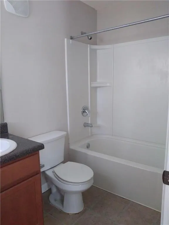 295 Winding River Drive Unit G, Atlanta, Georgia 30350, 3 Bedrooms Bedrooms, ,2 BathroomsBathrooms,Residential,Sold,295 Winding River Drive Unit G,6539093