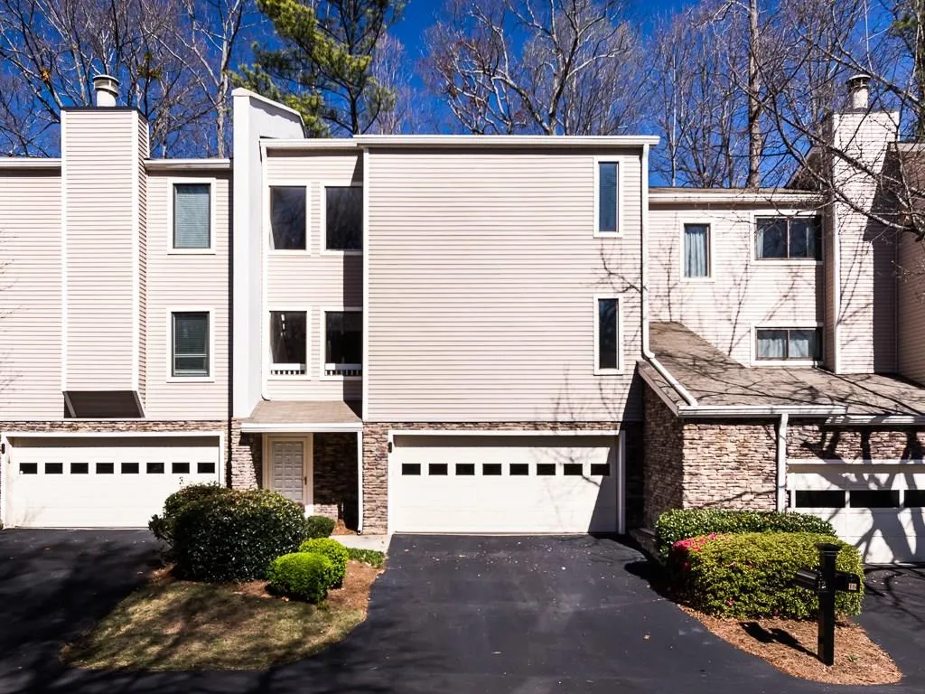 12 Basswood Circle, Sandy Springs, Georgia 30328, 3 Bedrooms Bedrooms, ,2 BathroomsBathrooms,Residential,Sold,12 Basswood Circle,5815356
