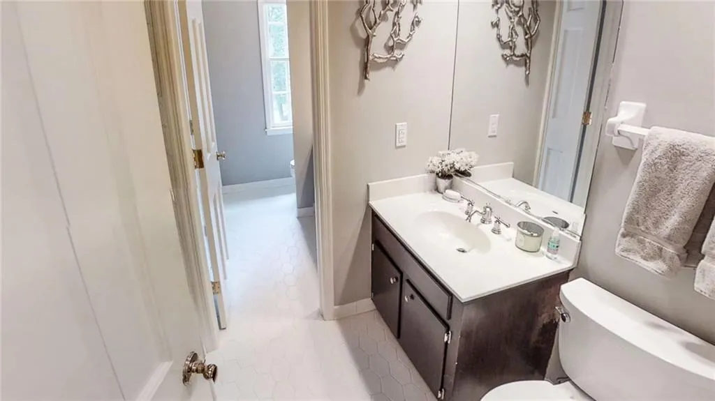 8220 Tynecastle Drive, Sandy Springs, Georgia 30350, 7 Bedrooms Bedrooms, ,5 BathroomsBathrooms,Residential,Sold,8220 Tynecastle Drive,6032247