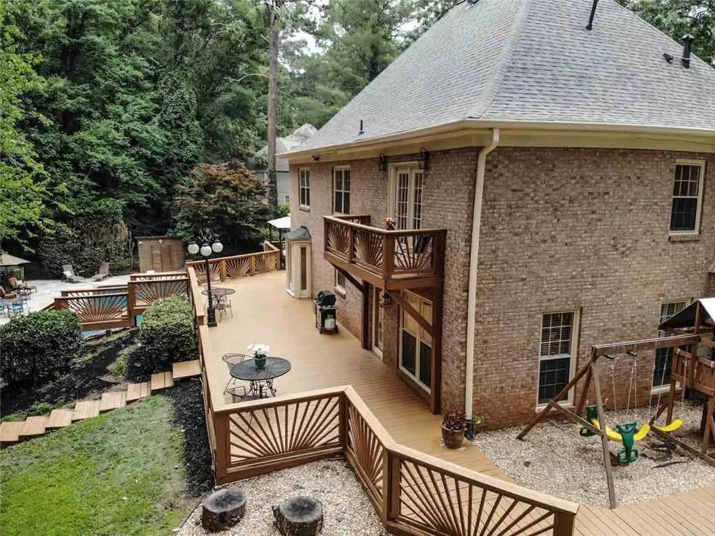 8220 Tynecastle Drive, Sandy Springs, Georgia 30350, 7 Bedrooms Bedrooms, ,5 BathroomsBathrooms,Residential,Sold,8220 Tynecastle Drive,6032247