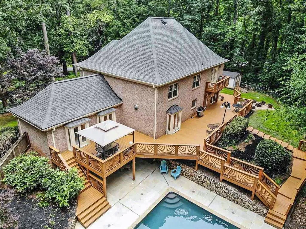8220 Tynecastle Drive, Sandy Springs, Georgia 30350, 7 Bedrooms Bedrooms, ,5 BathroomsBathrooms,Residential,Sold,8220 Tynecastle Drive,6032247