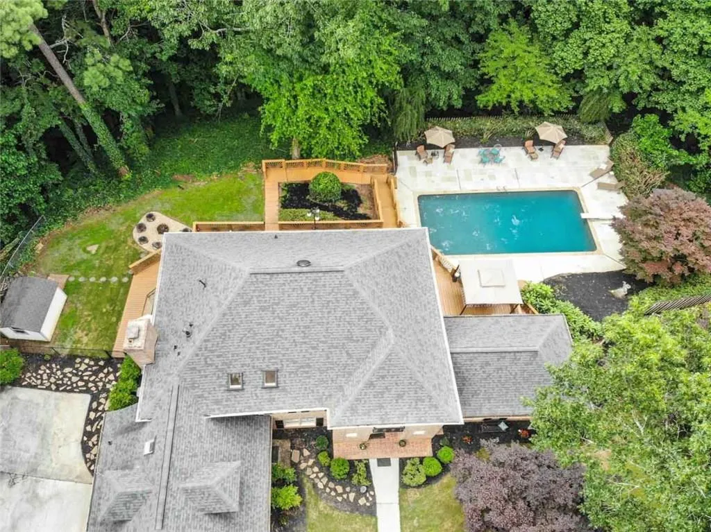 8220 Tynecastle Drive, Sandy Springs, Georgia 30350, 7 Bedrooms Bedrooms, ,5 BathroomsBathrooms,Residential,Sold,8220 Tynecastle Drive,6032247