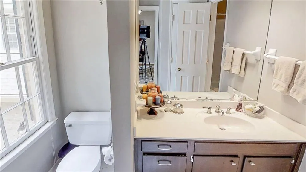 8220 Tynecastle Drive, Sandy Springs, Georgia 30350, 7 Bedrooms Bedrooms, ,5 BathroomsBathrooms,Residential,Sold,8220 Tynecastle Drive,6032247