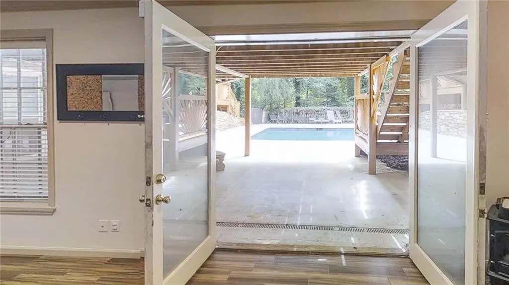 8220 Tynecastle Drive, Sandy Springs, Georgia 30350, 7 Bedrooms Bedrooms, ,5 BathroomsBathrooms,Residential,Sold,8220 Tynecastle Drive,6032247