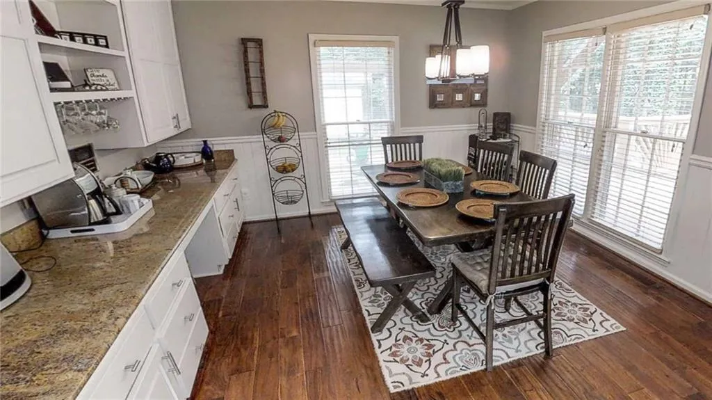 8220 Tynecastle Drive, Sandy Springs, Georgia 30350, 7 Bedrooms Bedrooms, ,5 BathroomsBathrooms,Residential,Sold,8220 Tynecastle Drive,6032247