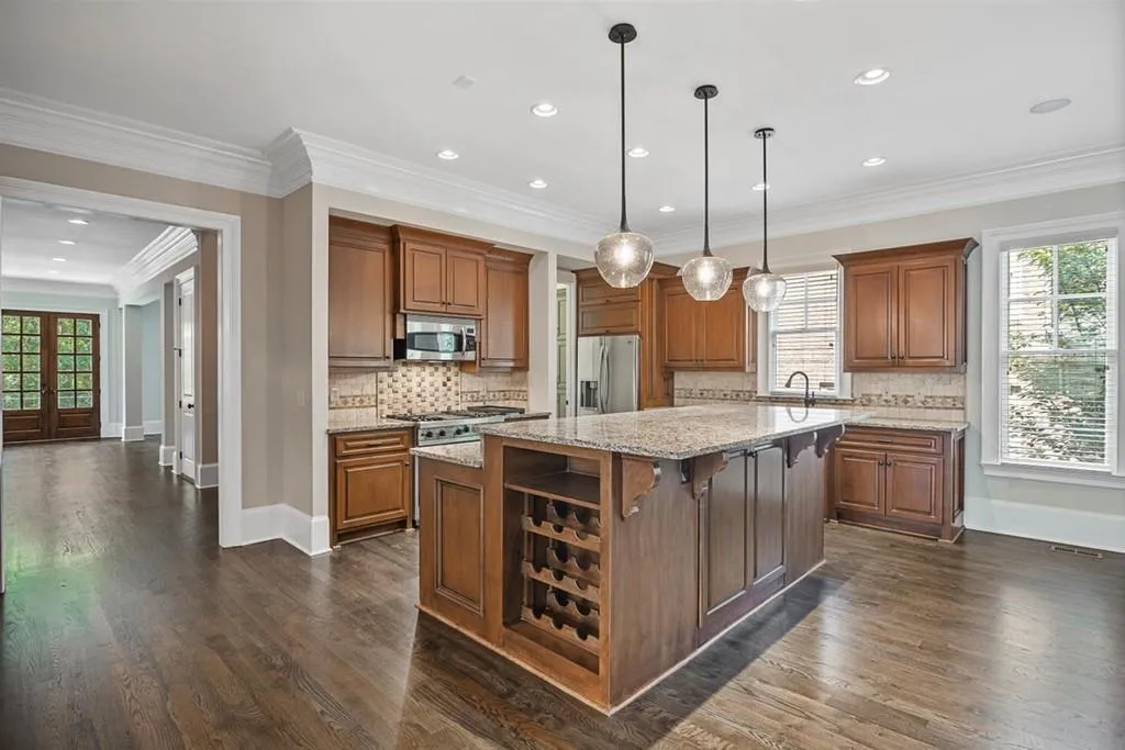 102 W Belle Isle Road, Atlanta, Georgia 30342, 6 Bedrooms Bedrooms, ,5 BathroomsBathrooms,Residential,Sold,102 W Belle Isle Road,6755027