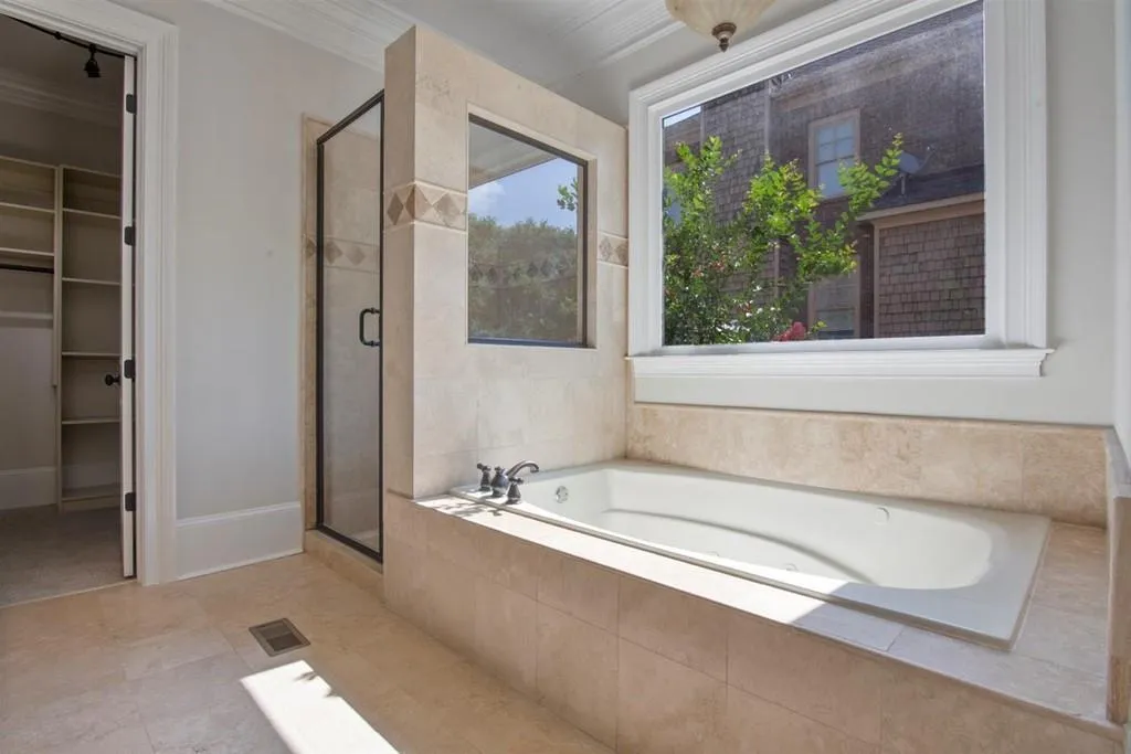 102 W Belle Isle Road, Atlanta, Georgia 30342, 6 Bedrooms Bedrooms, ,5 BathroomsBathrooms,Residential,Sold,102 W Belle Isle Road,6755027